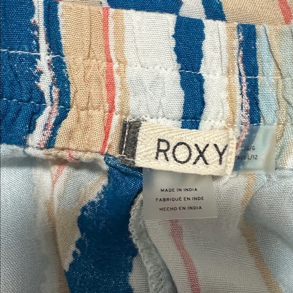 🎾 Roxy Tie Front Shorts - Picture 3 of 4